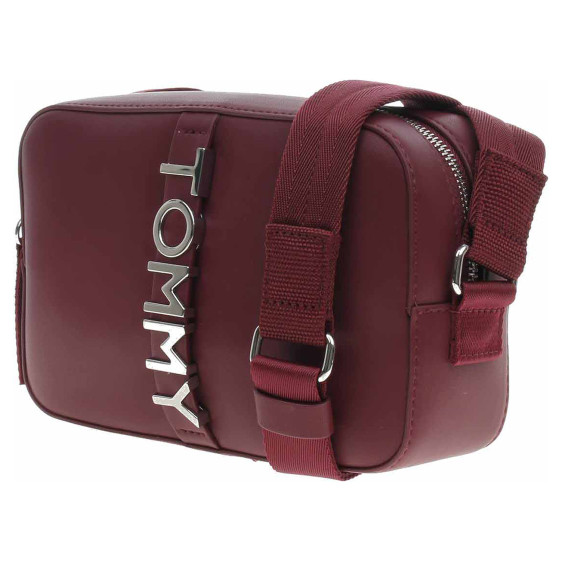 detail Tommy Hilfiger dámská kabelka AW0AW16511 VLP Deep Rouge