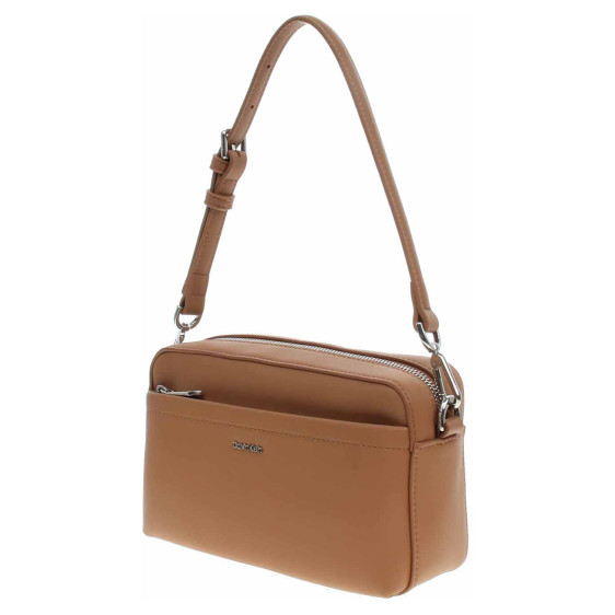 detail Calvin Klein dámská kabelka K60K612901 GDB Lion