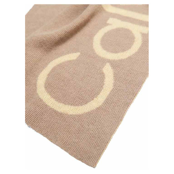 detail Calvin Klein dámská šála K60K611117 PBP Doeskin